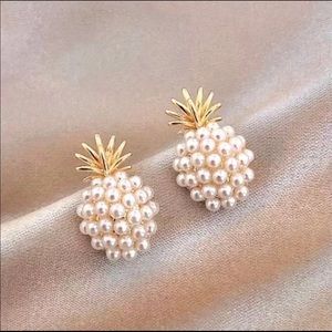 Pearlized Pineapple Elegant Stud Earrings